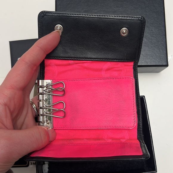 Authentic CHANEL CAMBON CC KEY HOLDER - Picture 7 of 7
